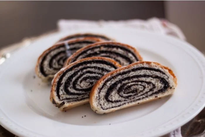 STRUDEL POPPY SEEDS