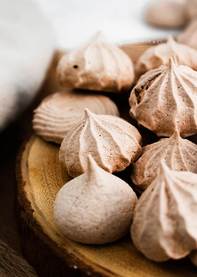 CHOCOLATE MERENGUE (BEZE) BY LB